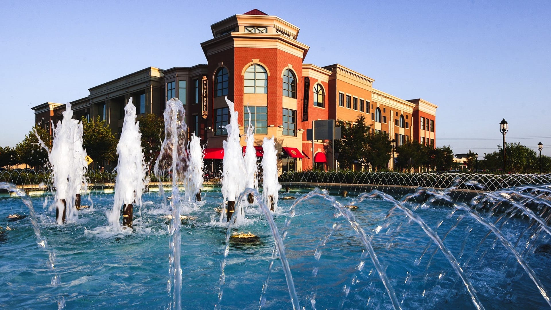 Historic white barn at Keehner Park in West Chester Ohio